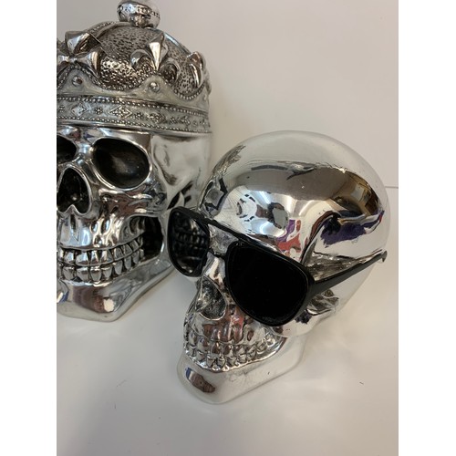 379 - 3x unusual decorative Skulls (3)