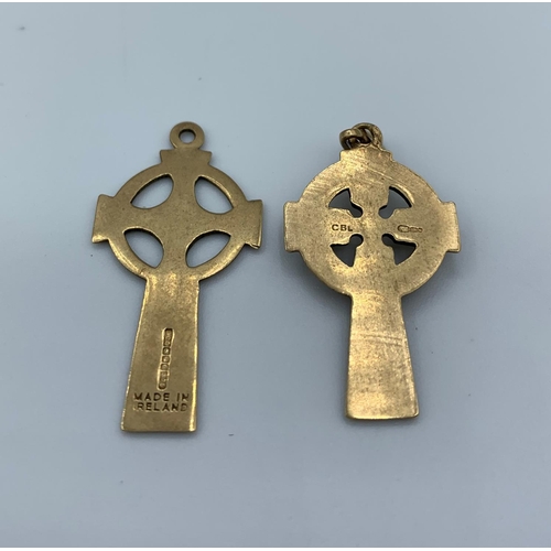 254 - 2 ornate 9ct Gold Irish Celtic Cross Pendants, weight 3.4g