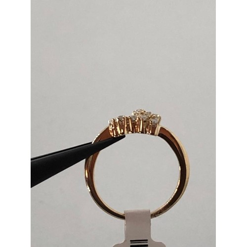 303 - 14K Yellow Gold Ring with 0.11ct Diamonds, weight 2.7g and size M (ECN425)