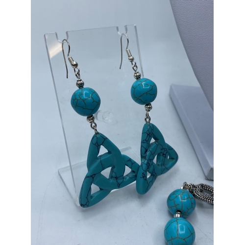 402 - A Turquoise/howlite Necklace, Bracelet and Earrings set(4)