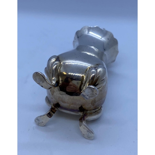 76 - Silver Pepper Pot with Hallmark for William Suckling Birmingham 1933. 8cm Approx. 41 Grams Approx.