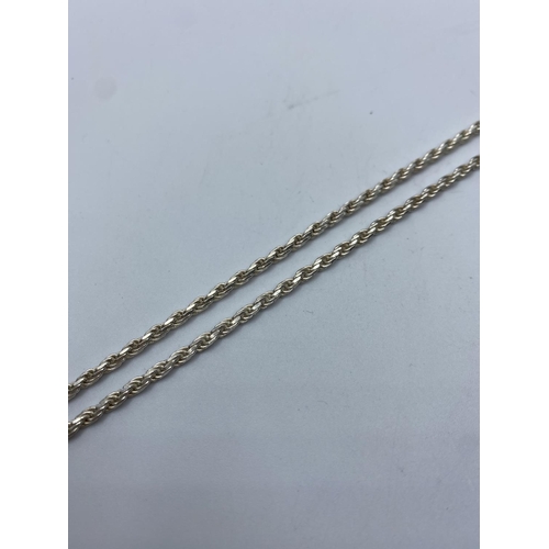 284 - Long Silver Twist Chain, 22g, 90cms.