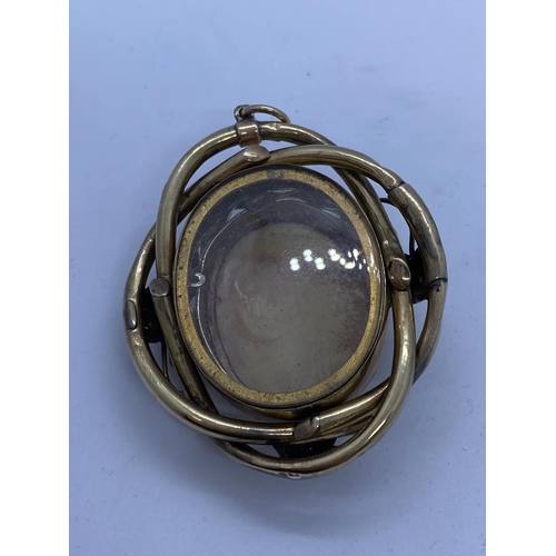 288 - 9ct Gold Victorian Mourning Brooch with Cameo Front and Rear Glass Intact, 18.6g, 5x4cms.