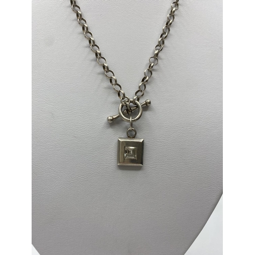 370 - Silver T Bar Chain with Square Pendant, 13.5g, 38cms.