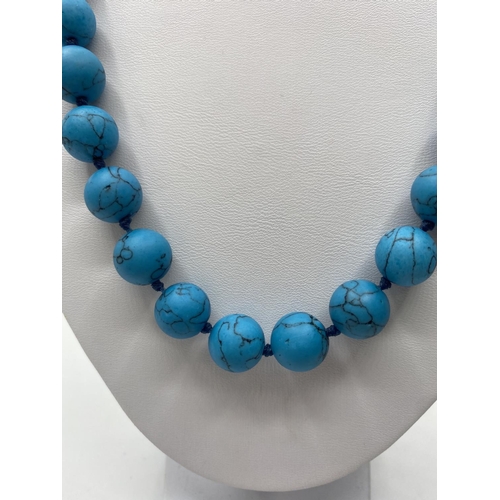 396 - Turquoise Necklace, weight 72g and 48cm long approx