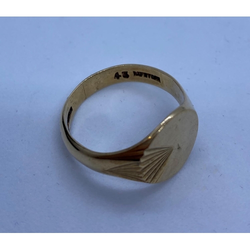 477 - 1960's 9ct Gold Signet Ring, 4.8g, Size R.