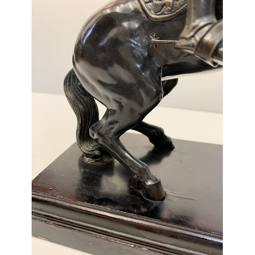 199 - Bronze statue of 'IL CAVALLO' 25cm tall (+4cm stand), weight 4.1kg