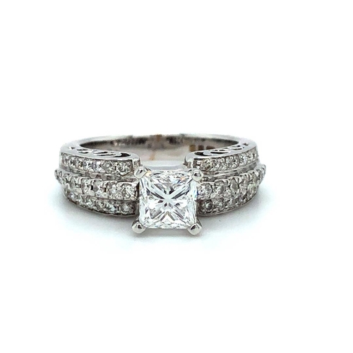 545 - 18K White Gold Diamond Ring (1cts Princess cut D/VS1, GIA Certified) size I/J and weight 6.26g appro... 