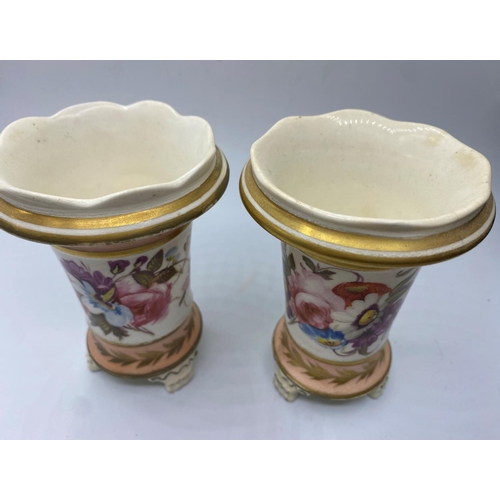 664 - Pair of Daniel 3 footed vases slight gilt rub in fair condition