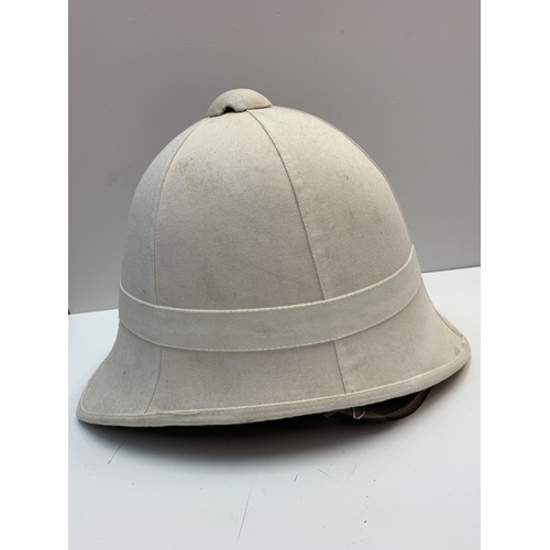 30 - Service pattern pith helmet (foreign)