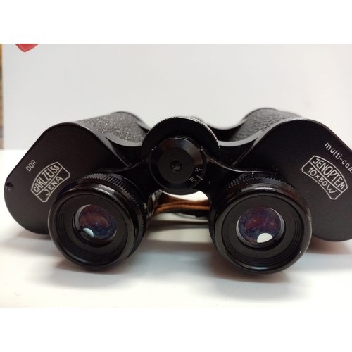 47 - Large Carl Zeiss Jena Binoculars in Leather Carrying Case, 10 x 50w.