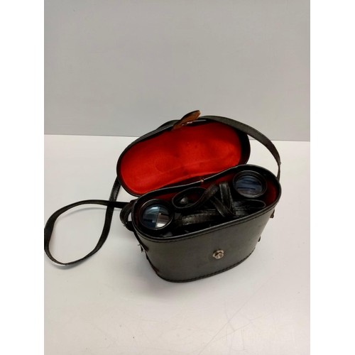 61 - 8x30 Prinz Binoculars with Coates Optics in Carrying Case.