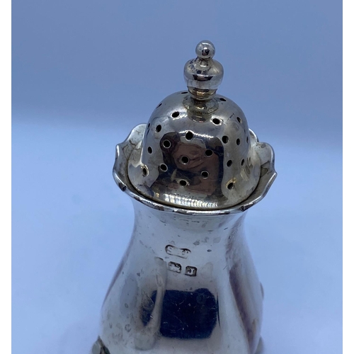 76 - Silver Pepper Pot with Hallmark for William Suckling Birmingham 1933. 8cm Approx. 41 Grams Approx.