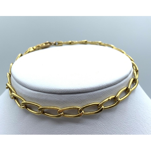 155 - 9CT Yellow Gold Link Bracelet, 20cm long and weight 6.9g aprox