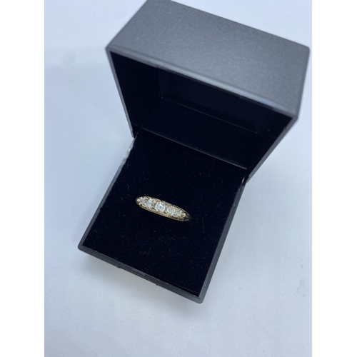 290 - Vintage 18ct Gold Ring with 5 Diamonds in Claw Setting. 3.7g, Size N.