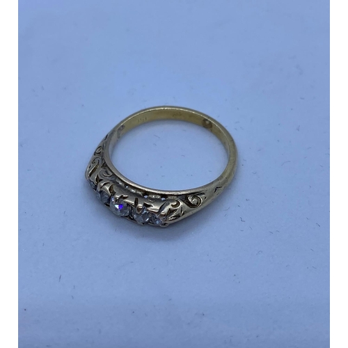 290 - Vintage 18ct Gold Ring with 5 Diamonds in Claw Setting. 3.7g, Size N.