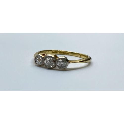 376 - 18ct Gold Ring with 3 Diamonds, size N/O and weight 2.2g