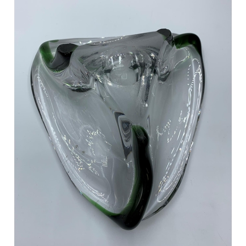 387 - Moreno glass triangular dish, 18cm sides