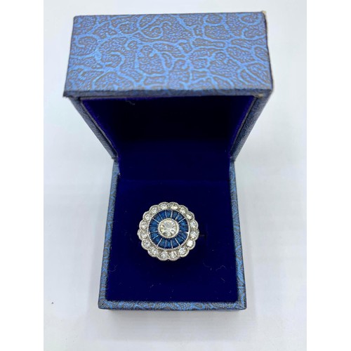 115 - Blue Daisy Flower Solitaire Dress Ring, 6.8g, Size K.