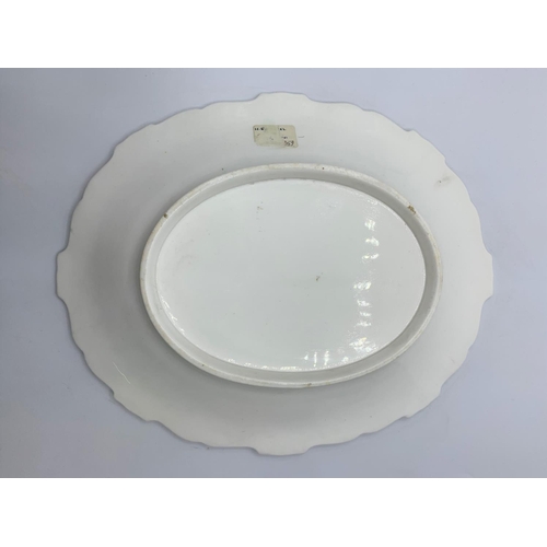 230 - H&R Daniel Shrewsbury Shape Serving Dish in Good Condition.