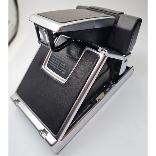 95 - Vintage Polaroid Instant Camera in Carrying Case.