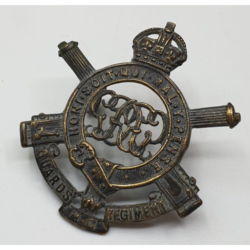 167 - WW1 Guards Machine Gun Regiment Cap Badge.