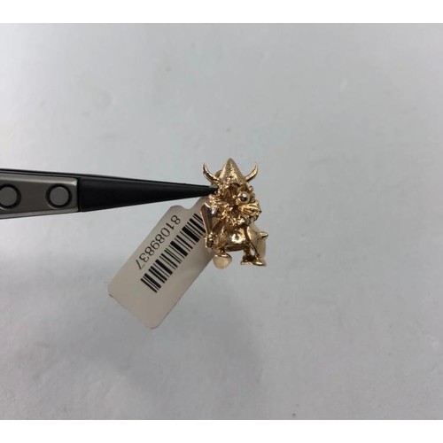 419 - 9k yellow gold Viking charm, weight 3.6g (ecn312)