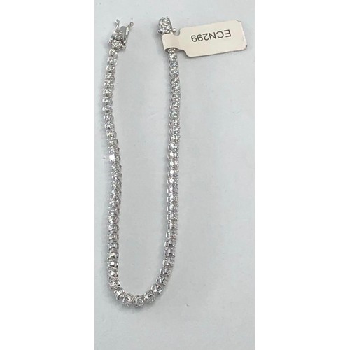 422 - 18k white gold bracelet with 1ct diamonds (G-H/SI), weight 8.6g and over 7