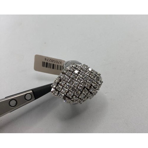 428 - 18k white gold ring with moving diamonds (52 stones of 2.8ct) weight 15g and size N (ecnh06)