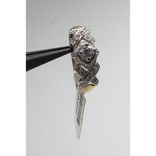 429 - 18k white and yellow gold ring with 1.40ct diamonds (centre stone of 0.40ct) weight 6.5g and size N ... 