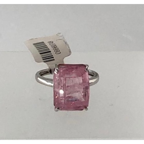 441 - 10k white gold ring with 7.86ct pink tourmaline, weight 3g and size J1/2 (ecn273)