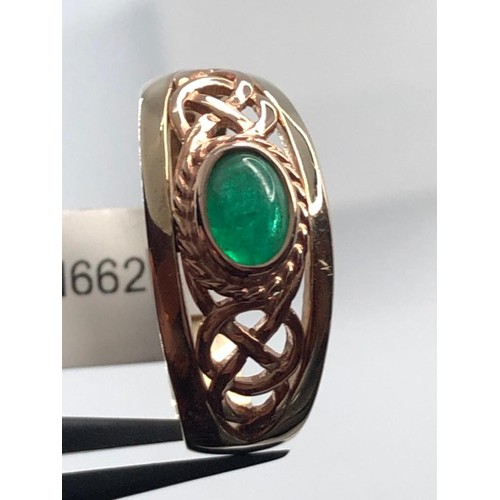 498 - 9k yellow and rose gold ring with emerald (cabochon 7x5mm) weight 6g and size W1/2 (ecn662)