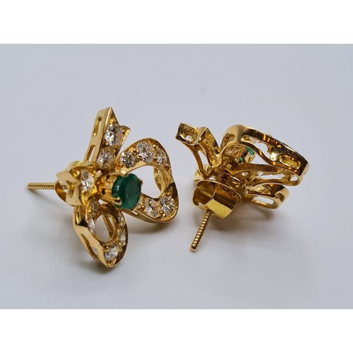 251 - 22CT DIAMOND & EMERALD EARRINGS CAN BE WORN AS A CLUSTER OR SINGLE EMERALD. SCREW BACK FITTINGS. WEI... 