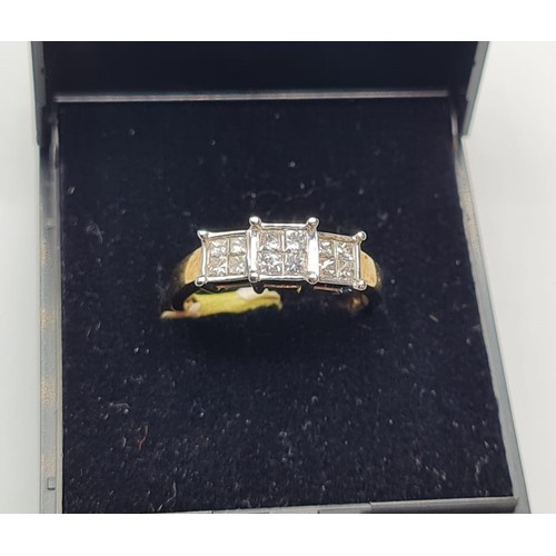 391 - 9CT YELLOW GOLD DIAMOND TRILOGY PRINCESS CUT CLUSTER RING, WEIGHT 2.9G & 0.50CT. SIZE N