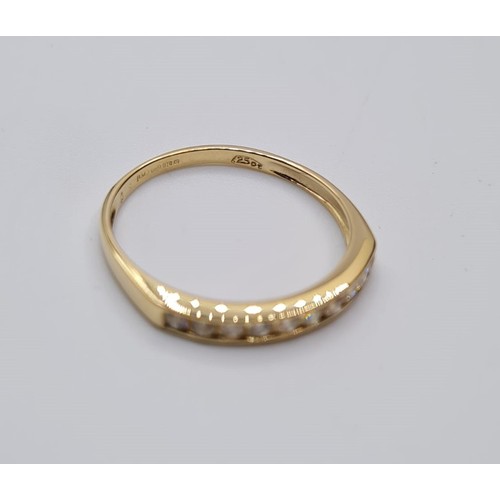 527 - 9CT YELLOW GOLD DIAMOND 1/2 ETERNITY RING, WEIGHT 1.2G & 0.25CT, SIZE P/Q