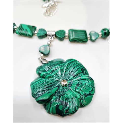 90 - A malachite and silver (stamped 925) necklace and earrings set in a presentation box. Necklace lengt... 