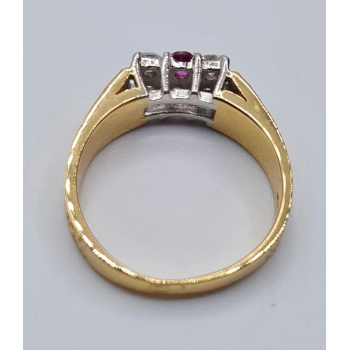 44 - 18CT 6 STONE DIAMOND & RUBY RING, WEIGHT 4.8G