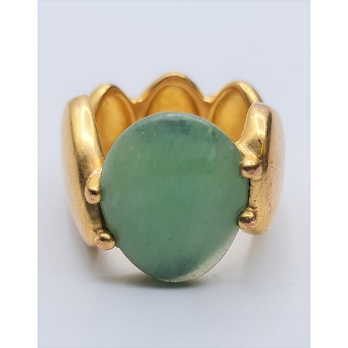 211 - STERLING SILVER WITH GOLD VERMEIL GREEN STONE RING, WEIGHT 13.3G. Size L/M