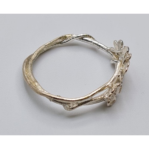 197 - STERLING SILVER FLOWER BRANCH RING. Size M/N