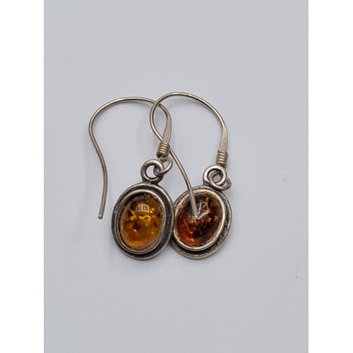 217 - STERLING SILVER AMBER SET DROP EARRINGS, WEIGHT 2.3G