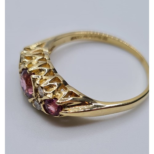 181 - 9CT YELLOW GOLD DIAMOND & PINK SAPPHIRE RING, WEIGHT 2.9G. Size O