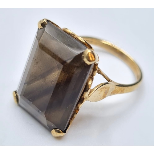 376 - Smokey Quartz Dress Ring in 9ct Gold, 5.7g, Size K.