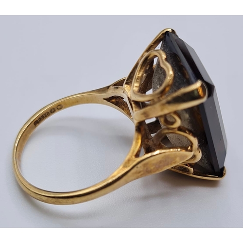 376 - Smokey Quartz Dress Ring in 9ct Gold, 5.7g, Size K.