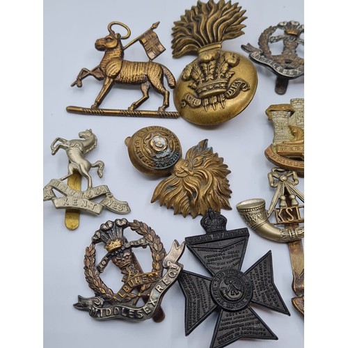 115 - 10 x WW1 & WW2 British Army Cap Badges