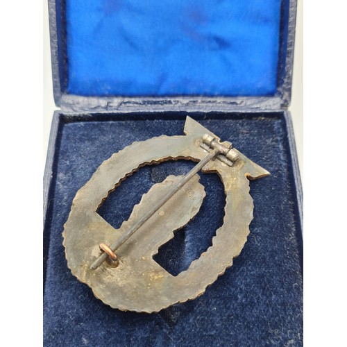 96 - WW2 Kriegsmarine Minesweepers Badge in original box of issue.