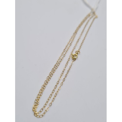 407 - A very fine 9ct gold necklace. Weight 4g & length 38cms