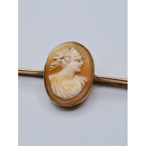 527 - Vintage 9ct gold cameo bar brooch, weight 4.6g & length 7cms