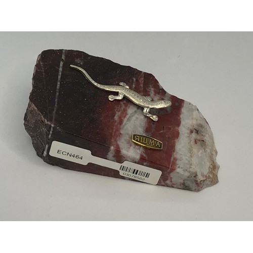 312 - Jasper item with lizard, weight 258g and size 10x5.8cm approx (ecn464)