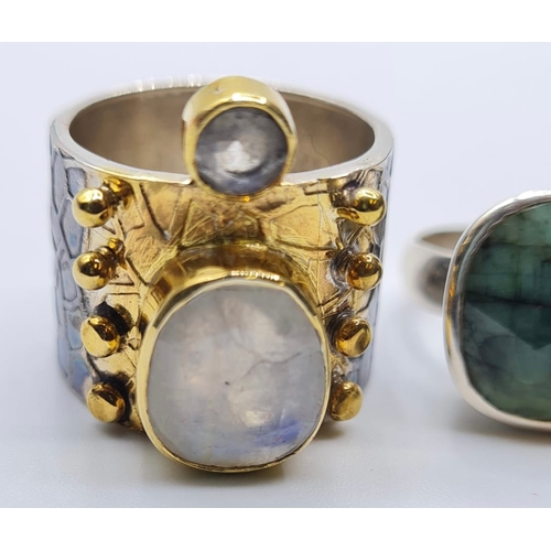 267 - Set of 2 Rings in 925 silver, one with emerald stone and other with labradorite + iolite