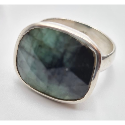 267 - Set of 2 Rings in 925 silver, one with emerald stone and other with labradorite + iolite